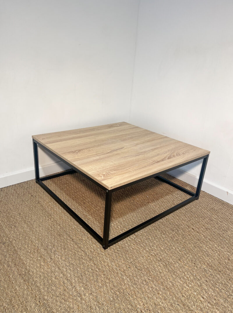 Table basse carrée bois et métal