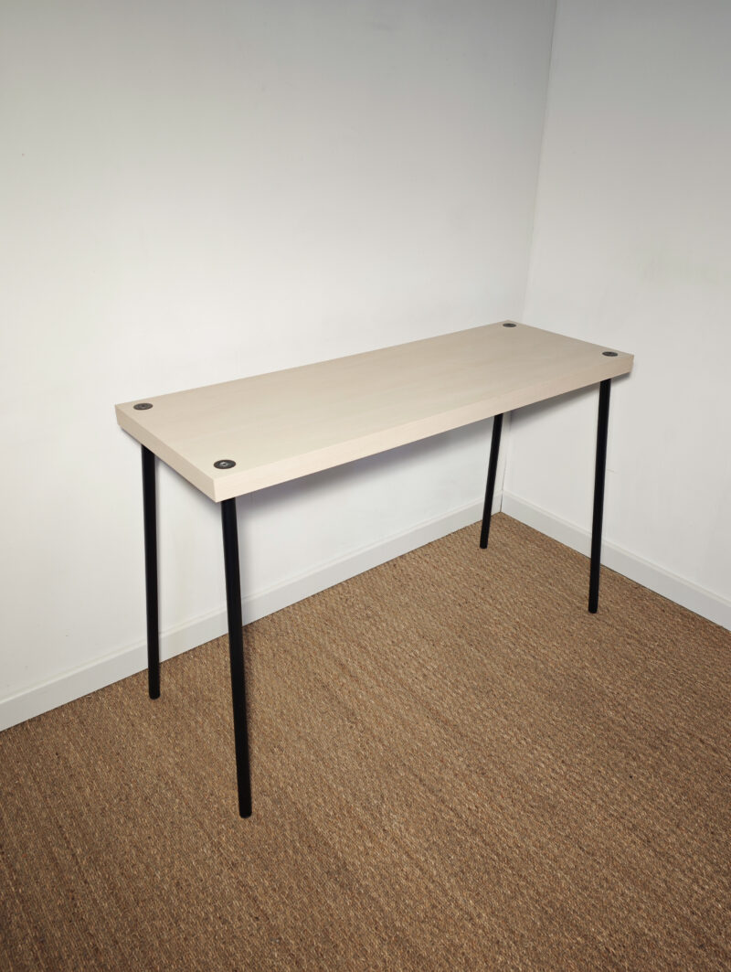 Table/console avec piètement en métal noir
