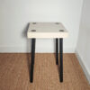 Tabouret carré avec piètement en métal noir – Image 2
