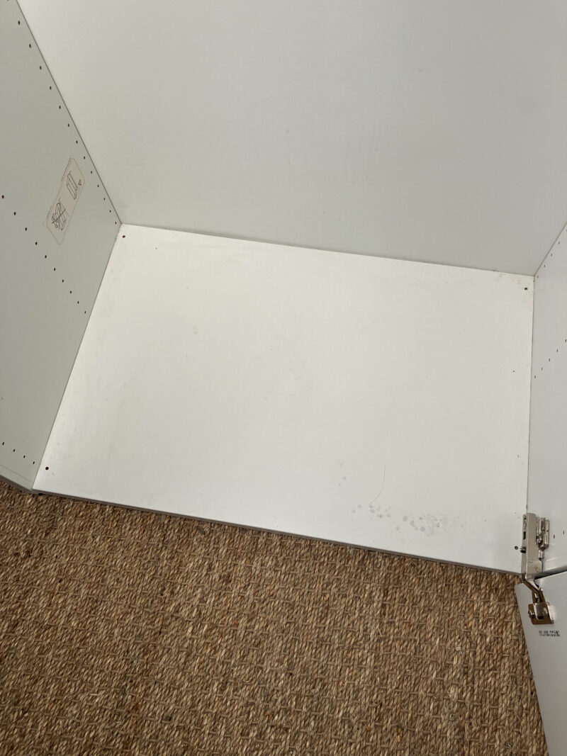 Armoire blanche avec une porte – Image 6