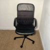 Chaise de bureau noire à roulette – Image 2