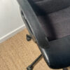 Chaise de bureau noire à roulette – Image 5