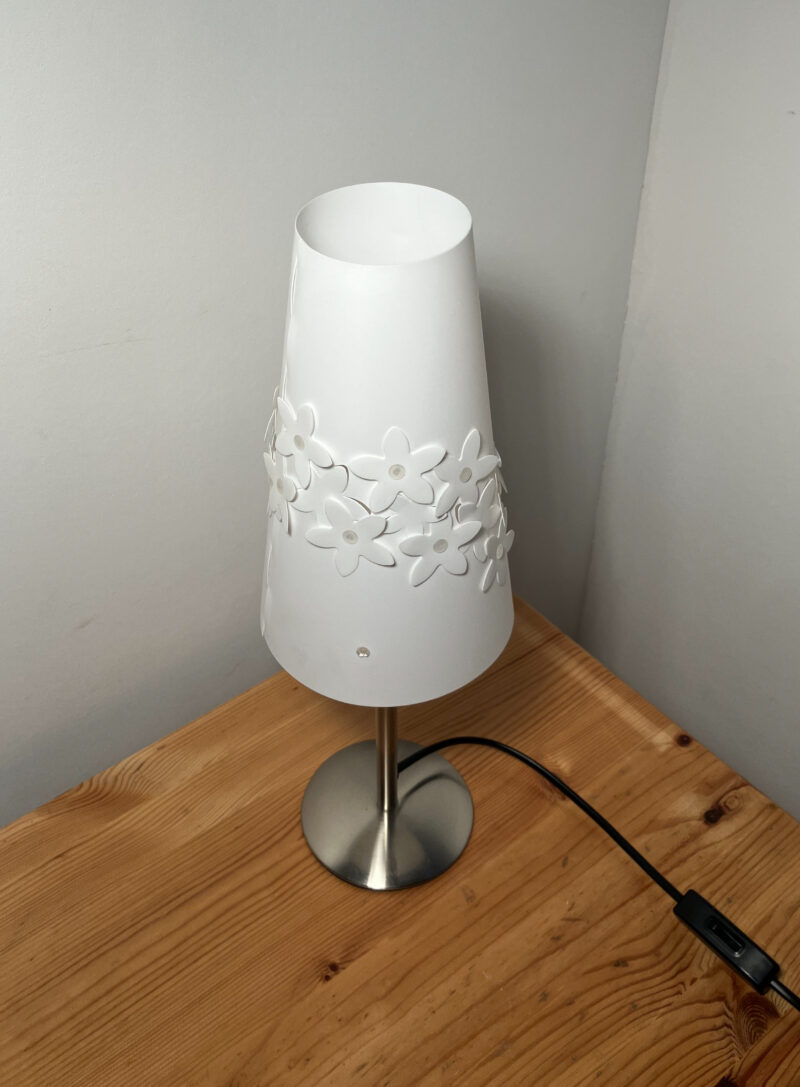 Lampe de chevet fleurs blanches