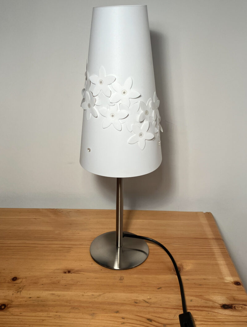 Lampe de chevet fleurs blanches – Image 2