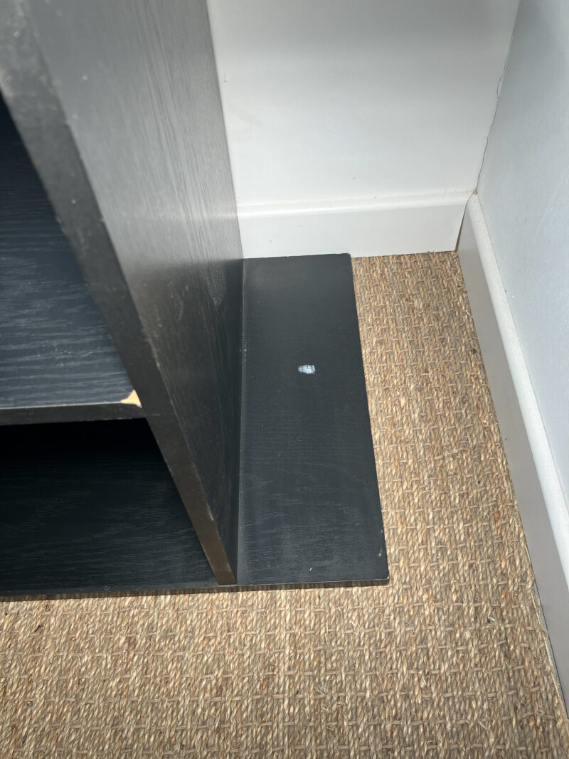 Meuble de rangement en bois noir – Image 4