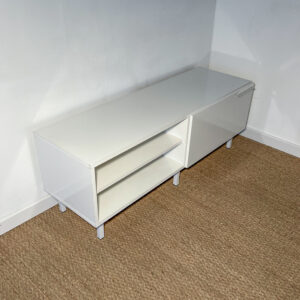 Meuble tv blanc avec porte