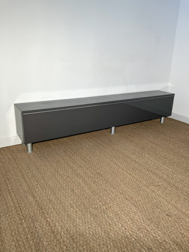 Long meuble tv bas gris