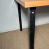 Table bois marron piètement noirs – Image 4
