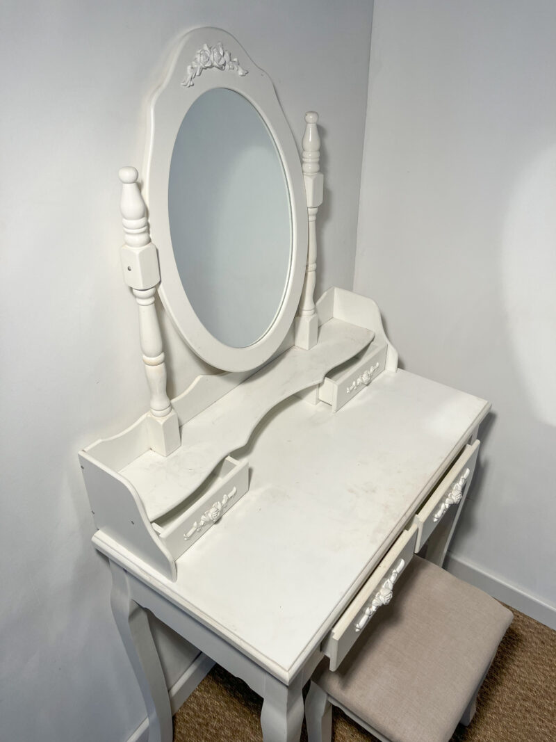Coiffeuse blanche avec miroir et tabouret (lot) – Image 3