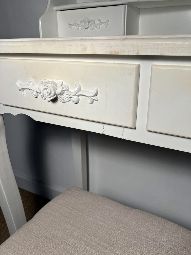 Coiffeuse blanche avec miroir et tabouret (lot) – Image 6