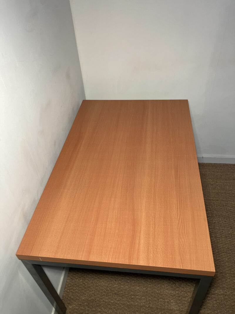 Table large avec piètement métal – Image 4