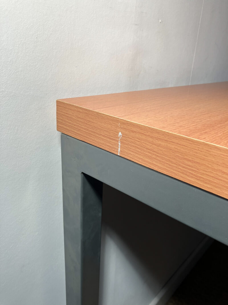 Table large avec piètement métal – Image 5