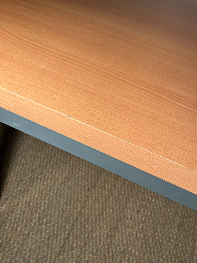 Table large avec piètement métal – Image 6