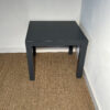 Petite table basse carrée grise – Image 2