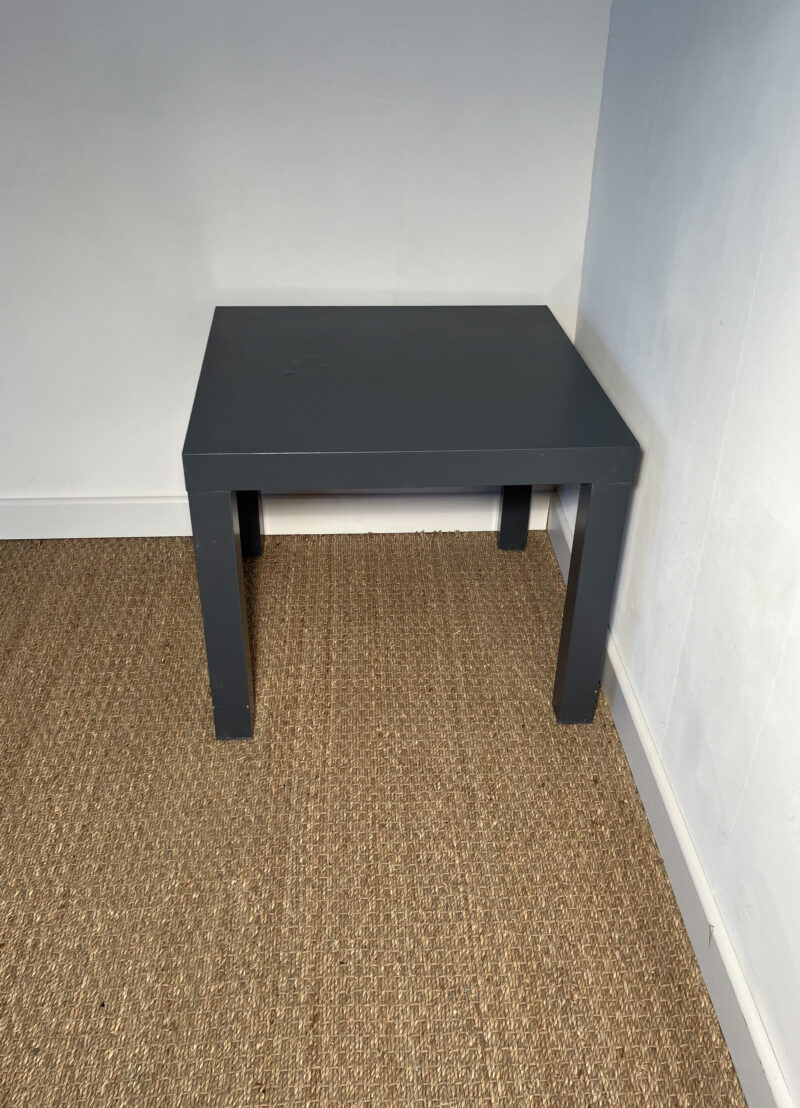 Petite table basse carrée grise – Image 2