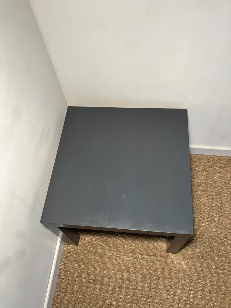 Petite table basse carrée grise – Image 3