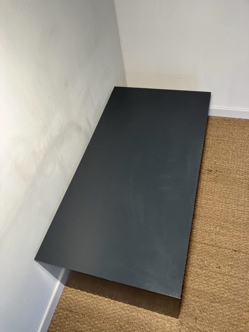 Grande table basse grise – Image 3