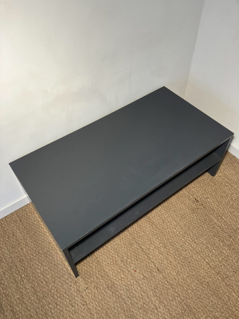 Grande table basse grise – Image 4