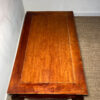 Table basse avec pieds sculptés – Image 4
