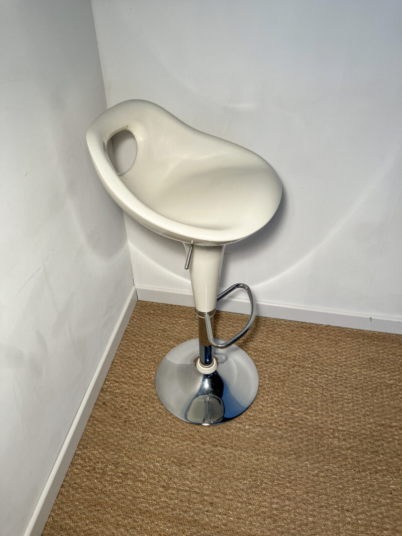 Tabouret de bar réglable blanc et métal – Image 3