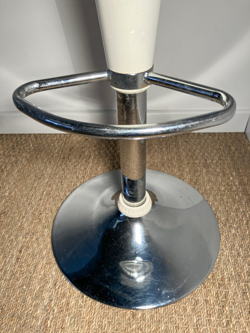 Tabouret de bar réglable blanc et métal – Image 6
