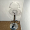 Tabouret de bar en plastique transparent et métal – Image 2