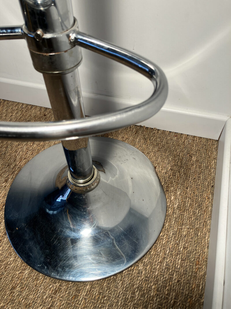 Tabouret de bar en plastique transparent et métal – Image 5
