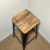Tabouret haut en métal noir – Image 4