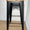 Tabouret haut en métal noir – Image 5