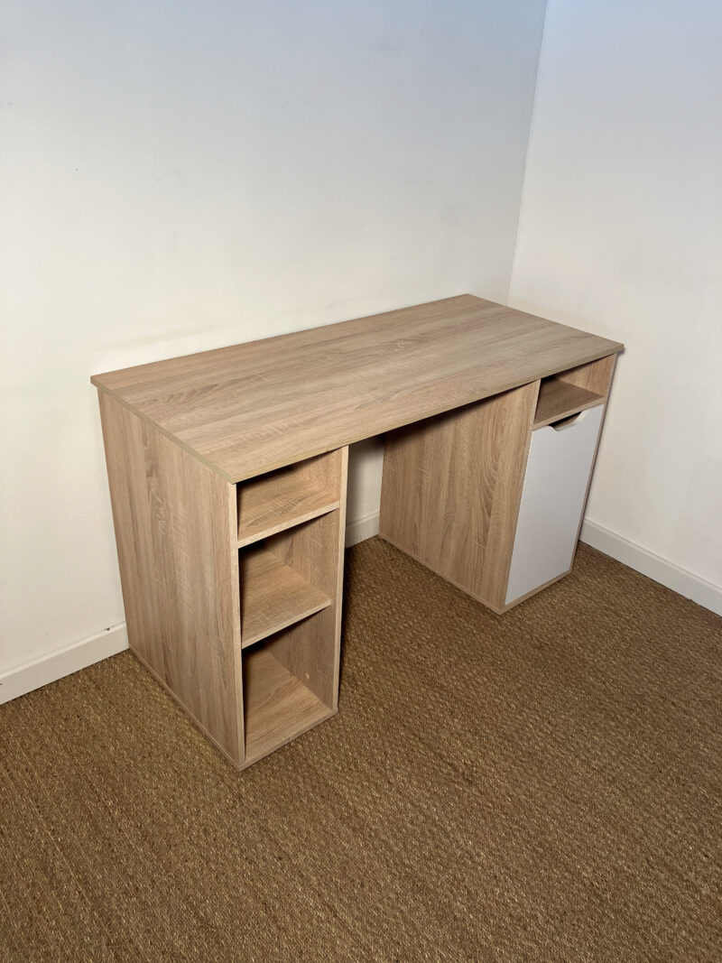 Bureau effet bois avec rangements