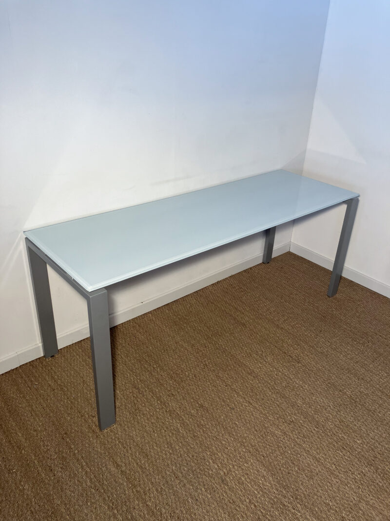 Longue table / bureau en verre
