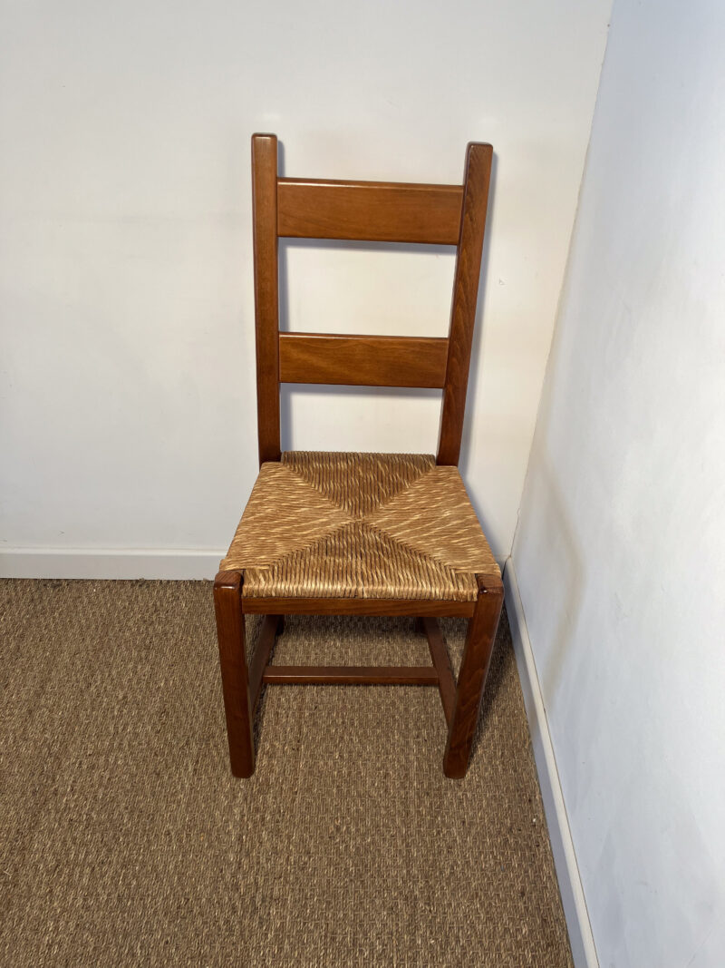 Chaise en bois vernis – Image 3