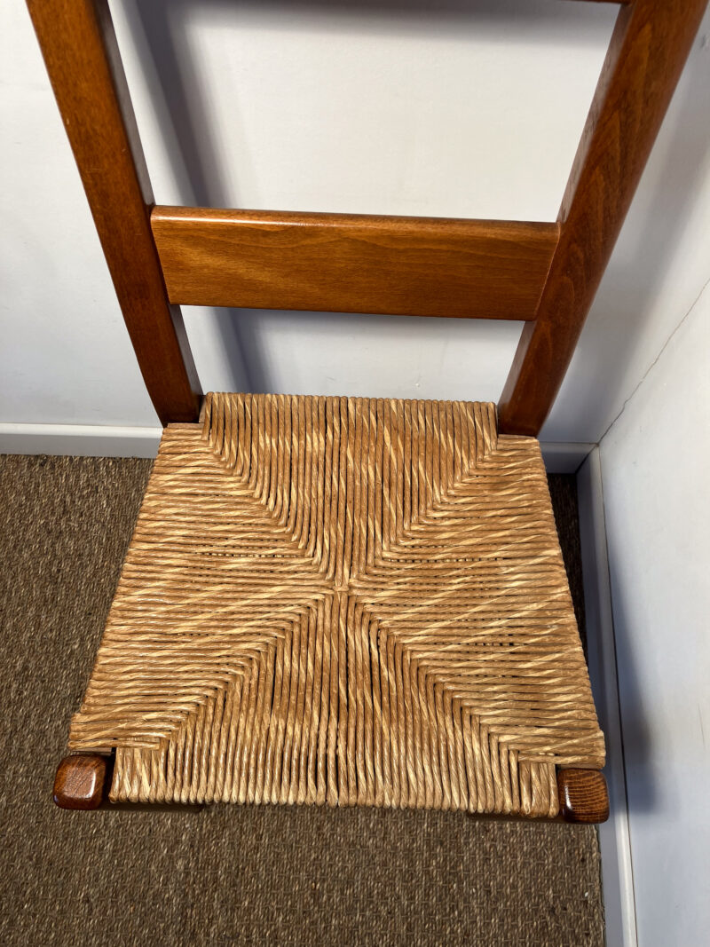Chaise en bois vernis – Image 6