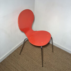 Chaise en bois orange (à l'unité)