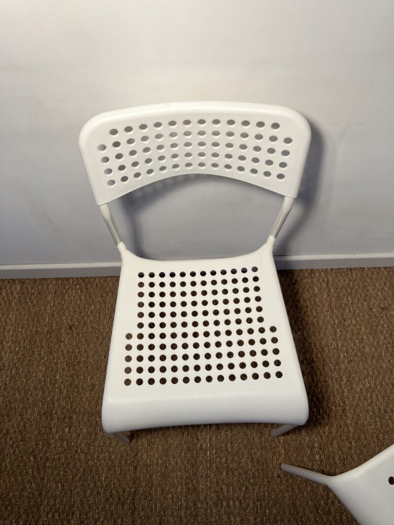Lot de 2 chaises blanches plastiques – Image 4