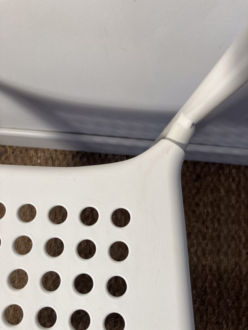 Lot de 2 chaises blanches plastiques – Image 5