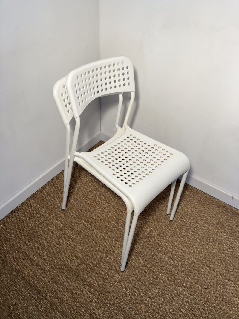 Lot de 2 chaises blanches plastiques – Image 6