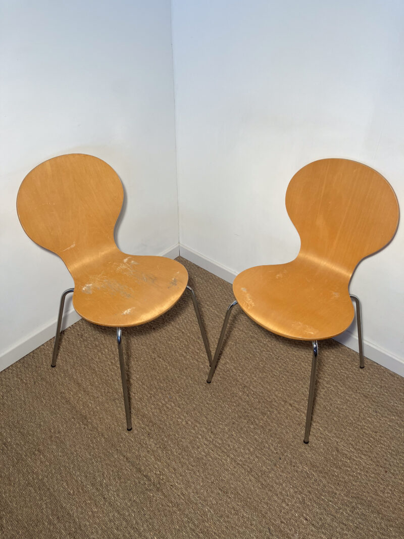 Lot de 2 chaises bois empilables