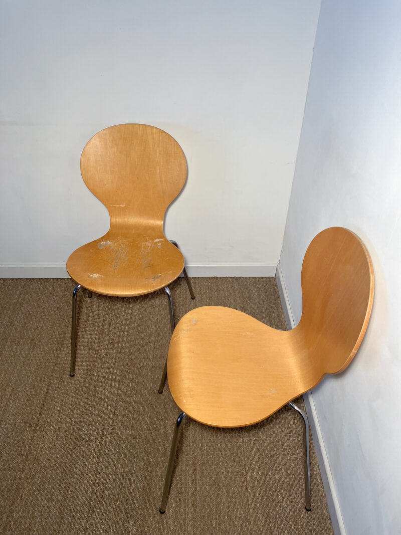 Lot de 2 chaises bois empilables – Image 2