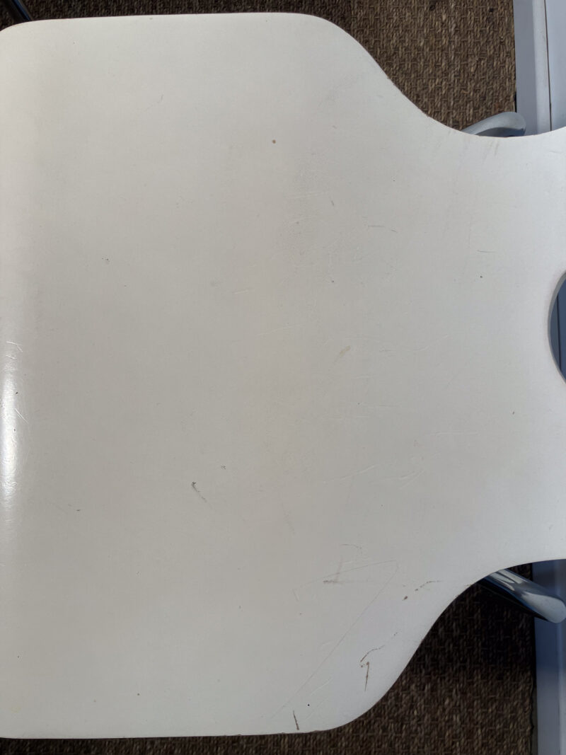 Lot de 2 chaises blanches – Image 7