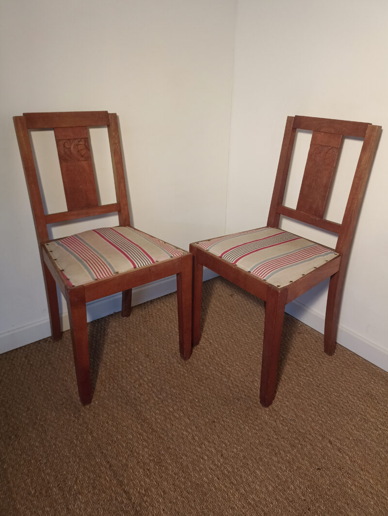 Lot de 2 chaises en bois sculpté