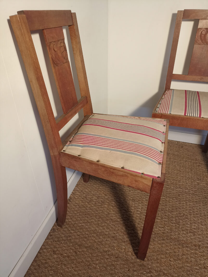 Lot de 2 chaises en bois sculpté – Image 3
