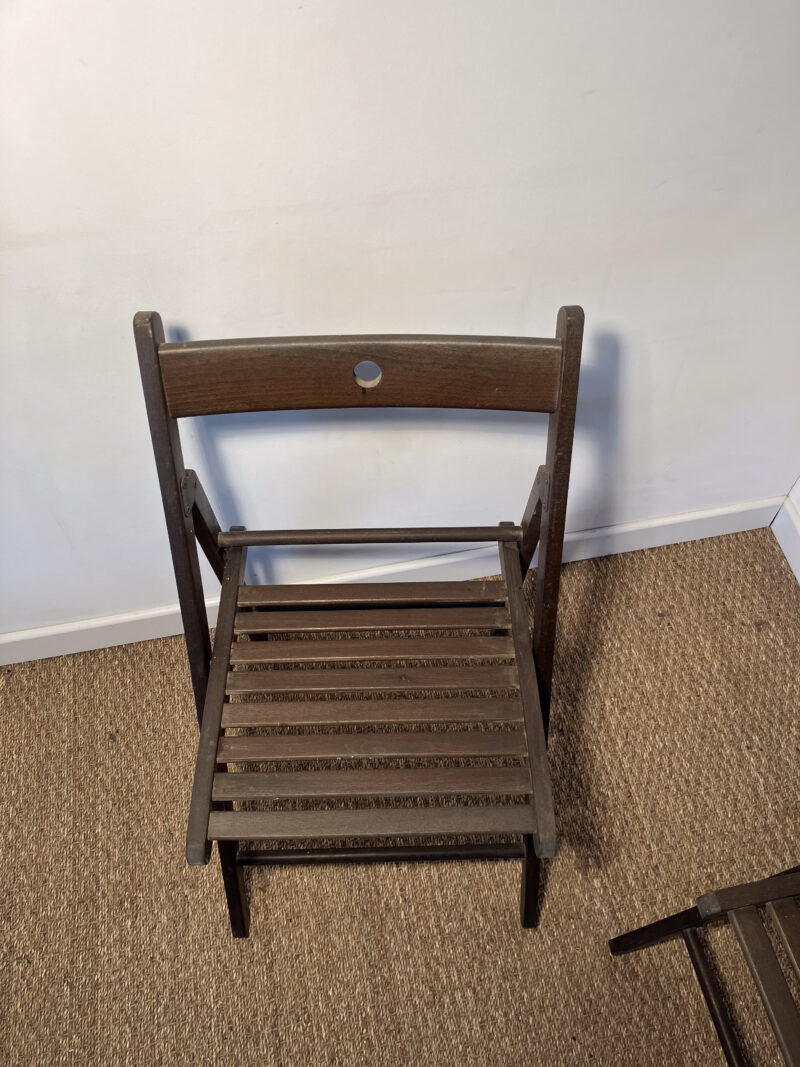 Lot de 2 chaises pliables en bois brun – Image 5
