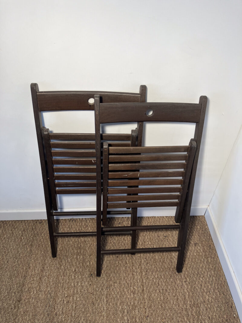 Lot de 2 chaises pliables en bois brun – Image 6