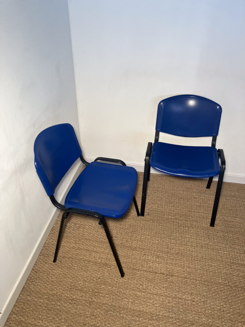 Lot de 2 chaises bleues et noires – Image 3