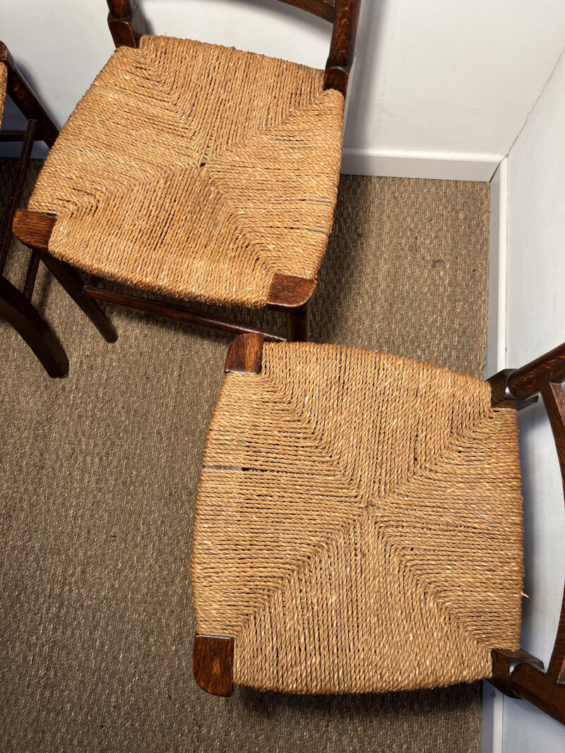 Lot de 3 chaises en bois foncé – Image 7