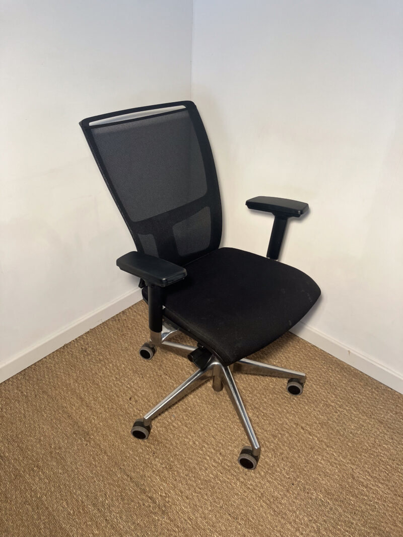 Fauteuil de bureau à roulettes