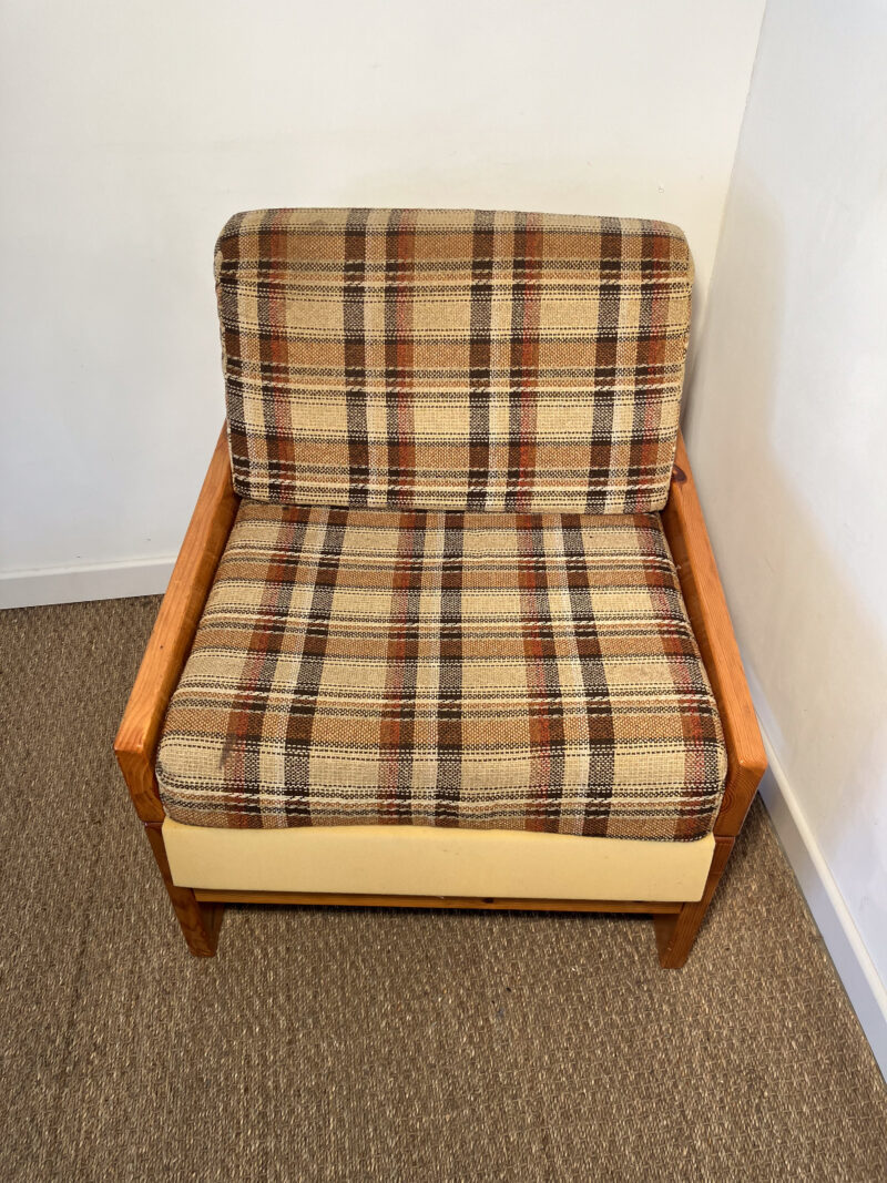 Fauteuil en bois carré – Image 2