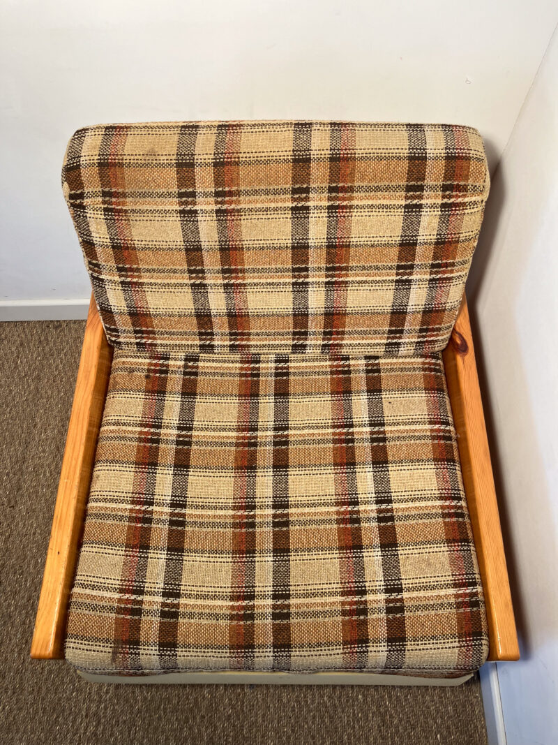 Fauteuil en bois carré – Image 4