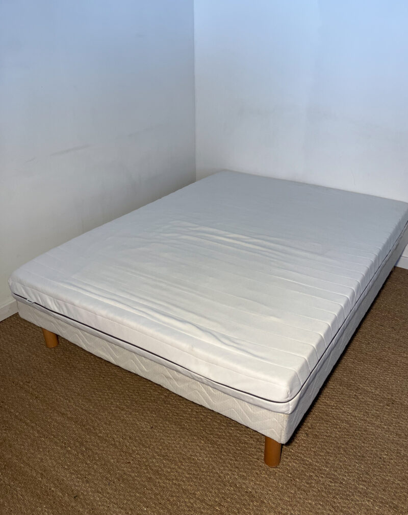 Matelas mousse 140 x 190 (Ikea)